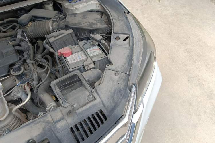 Used Honda Accord 2014 2.0L LX Comfort Edition Engine Bay Left