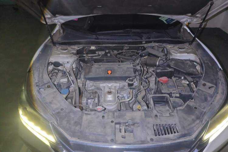 Used Honda Accord 2014 2.0L LX Comfort Edition Engine Bay