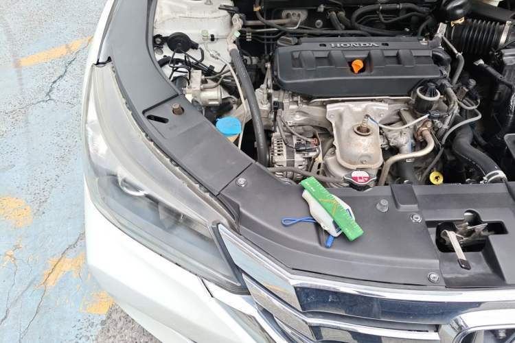 Used Honda Accord 2014 2.0L LX Comfort Edition Engine Bay Right