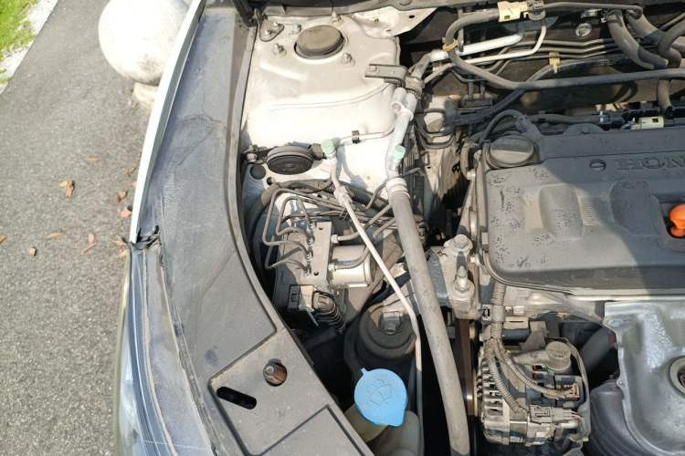 Used Honda Accord 2014 2.0L LX Comfort Edition Engine Bay Right