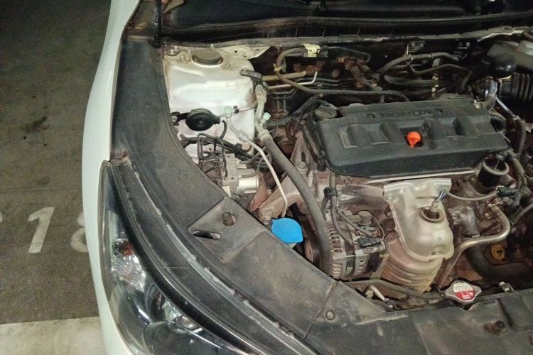 Used Honda Accord 2014 2.0L EX Luxury Edition Engine Bay Right