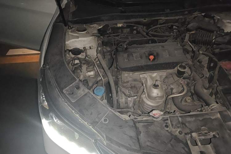Used Honda Accord 2014 2.0L EX Luxury Edition Engine Bay Right