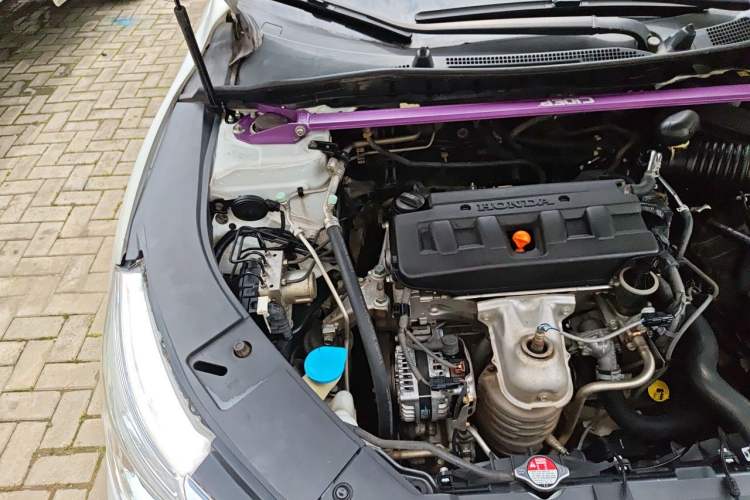 Used Honda Accord 2014 2.0L LX Comfort Edition Engine Bay Right