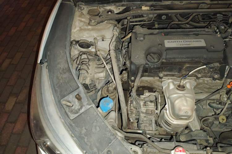 Used Honda Accord 2014 2.4L EX Luxury Edition Engine Bay Right