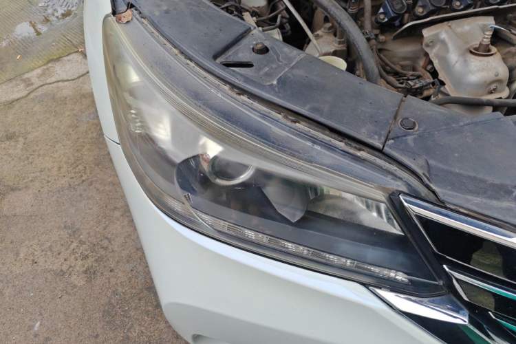 Used Honda Accord 2014 2.0L EX Luxury Edition Engine Bay Right
