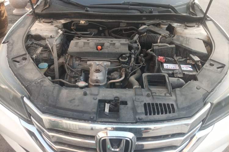 Used Honda Accord 2014 2.0L EXN Luxury Navigation Edition Engine Bay