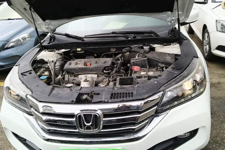 Used Honda Accord 2014 2.0L LX Comfort Edition Engine Bay