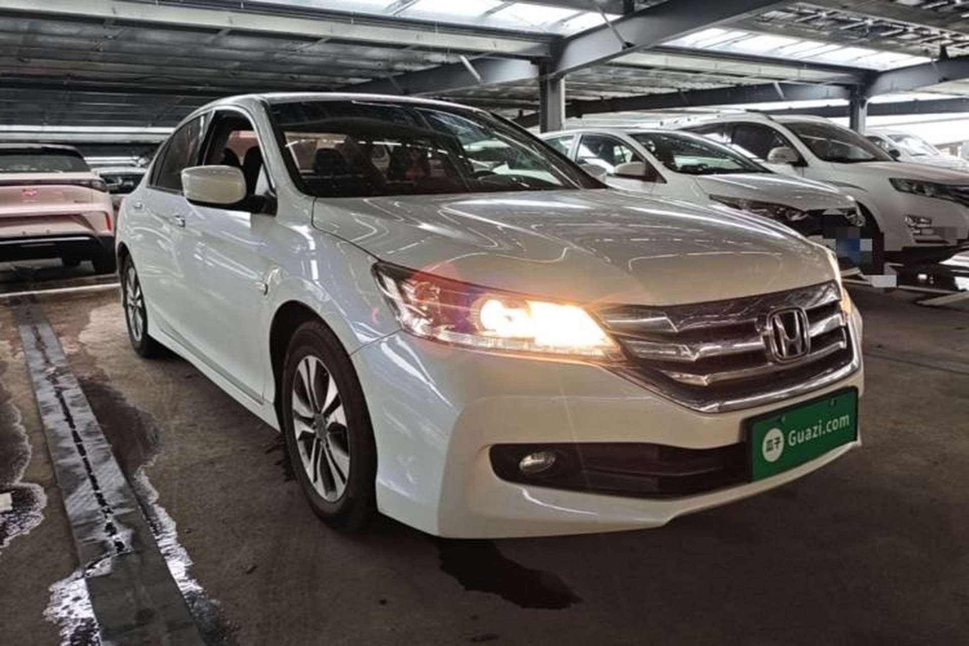 Used Honda Accord 2014 2.0L EX Luxury Edition Front Right 45 Deg
