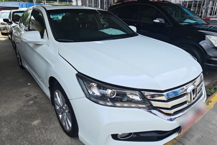 Used Honda Accord 2014 2.4L LX Comfort Edition Front Right 45 Deg