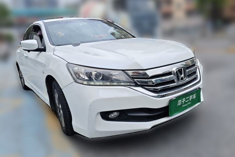Used Honda Accord 2014 2.0L LX Comfort Edition Front Right 45 Deg