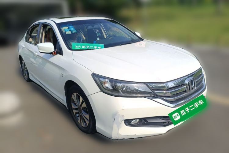 Used Honda Accord 2014 2.0L LX Comfort Edition Front Right 45 Deg