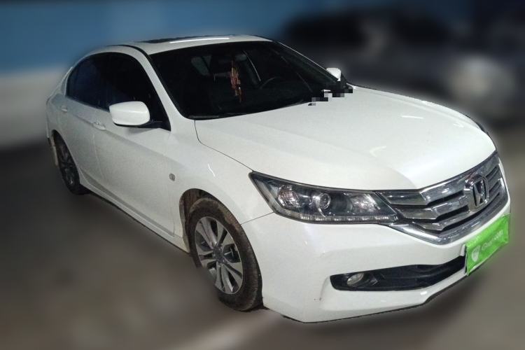 Used Honda Accord 2014 2.0L EX Luxury Edition Front Right 45 Deg