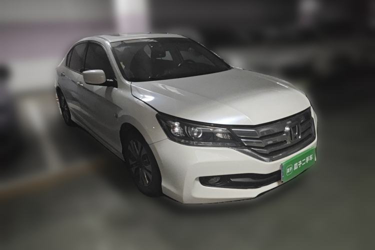 Used Honda Accord 2014 2.0L EX Luxury Edition Front Right 45 Deg