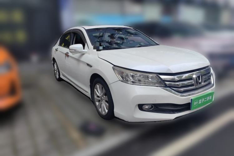 Used Honda Accord 2014 2.4L EX Luxury Edition Front Right 45 Deg
