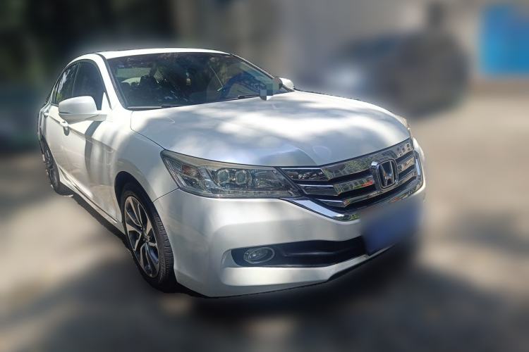 Used Honda Accord 2014 2.4L EX Luxury Edition Front Right 45 Deg