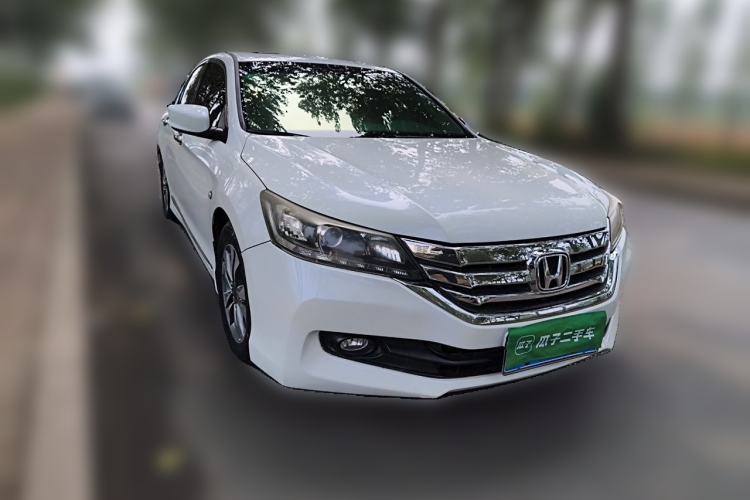 Used Honda Accord 2014 2.0L LX Comfort Edition Front Right 45 Deg