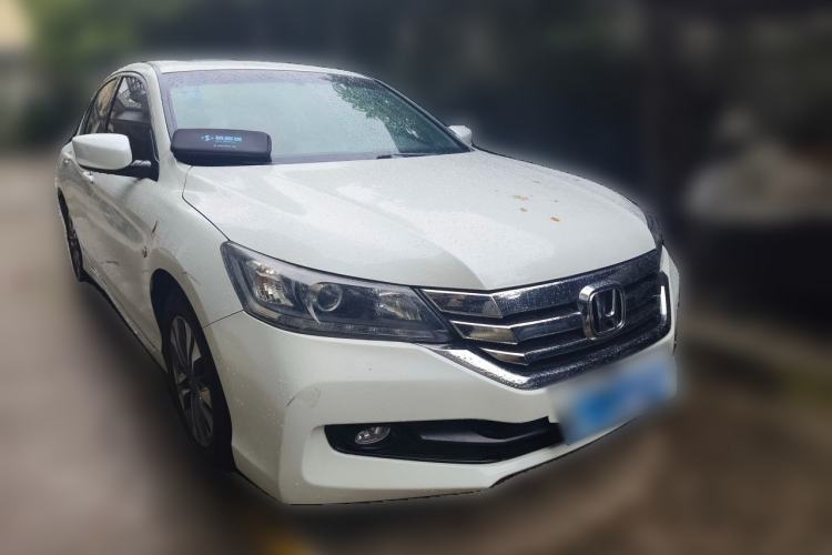 Used Honda Accord 2014 2.0L EX Luxury Edition Front Right 45 Deg