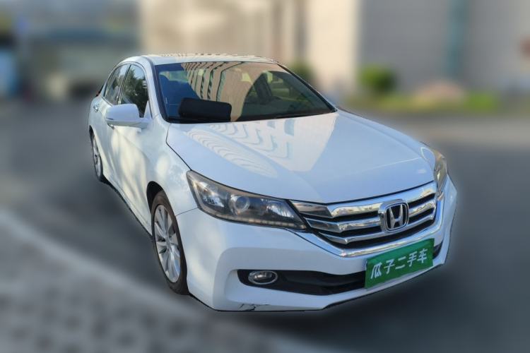 Used Honda Accord 2014 2.4L LX Comfort Edition Front Right 45 Deg