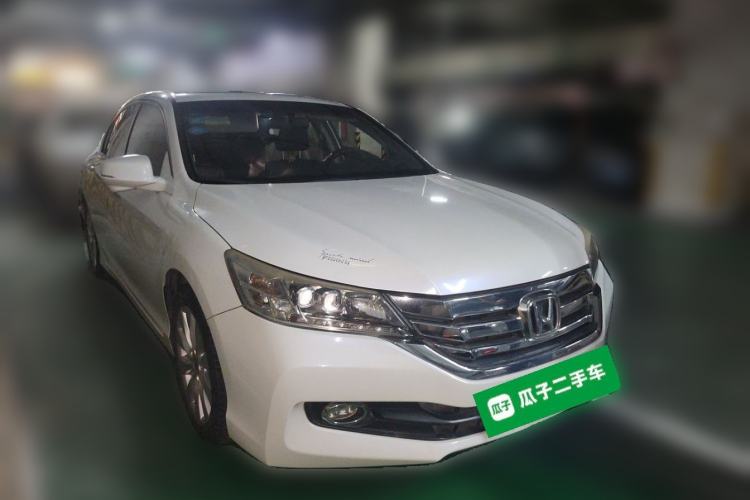 Used Honda Accord 2014 2.4L EXN Luxury Navigation Edition Front Right 45 Deg
