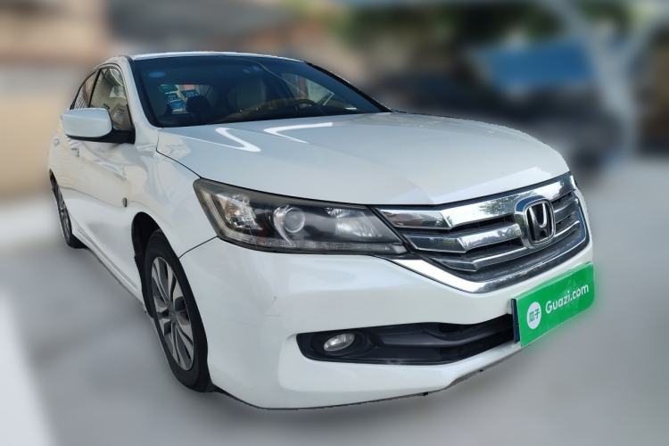 Used Honda Accord 2014 2.0L LX Comfort Edition Front Right 45 Deg