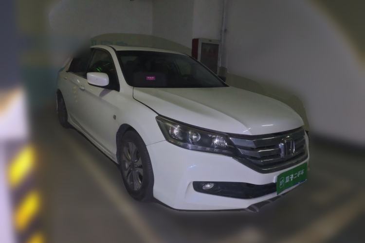 Used Honda Accord 2014 2.0L LX Comfort Edition Front Right 45 Deg
