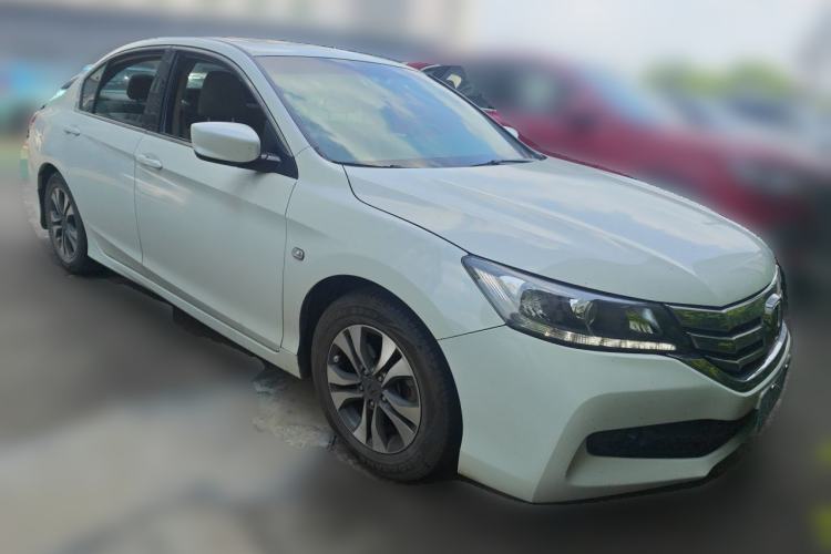 Used Honda Accord 2014 2.0L EX Luxury Edition Front Right 45 Deg