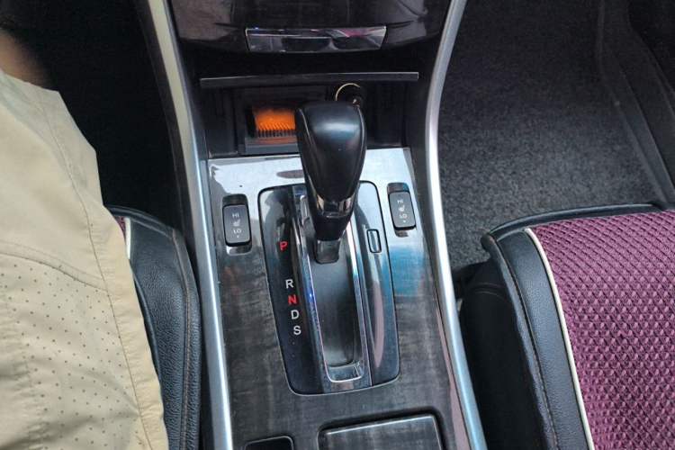 Used Honda Accord 2014 3.0L EXLN Flagship Edition Gear Lever