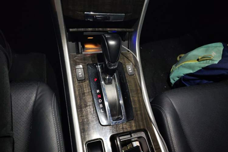 Used Honda Accord 2014 2.4L EX Luxury Edition Gear Lever