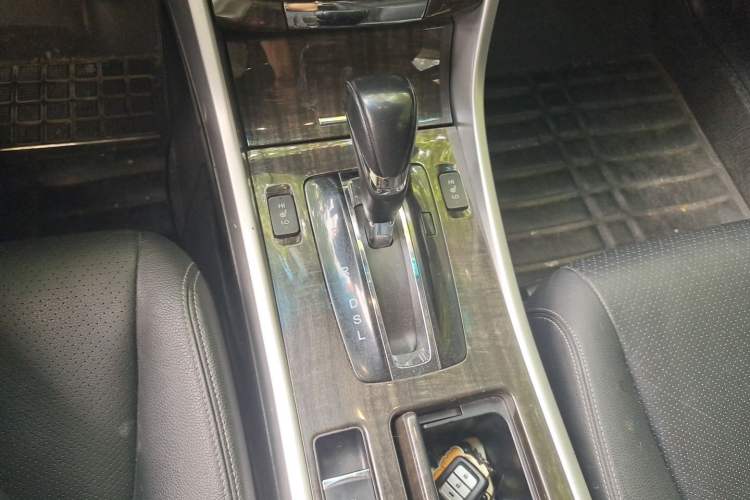 Used Honda Accord 2014 2.4L EX Luxury Edition Gear Lever