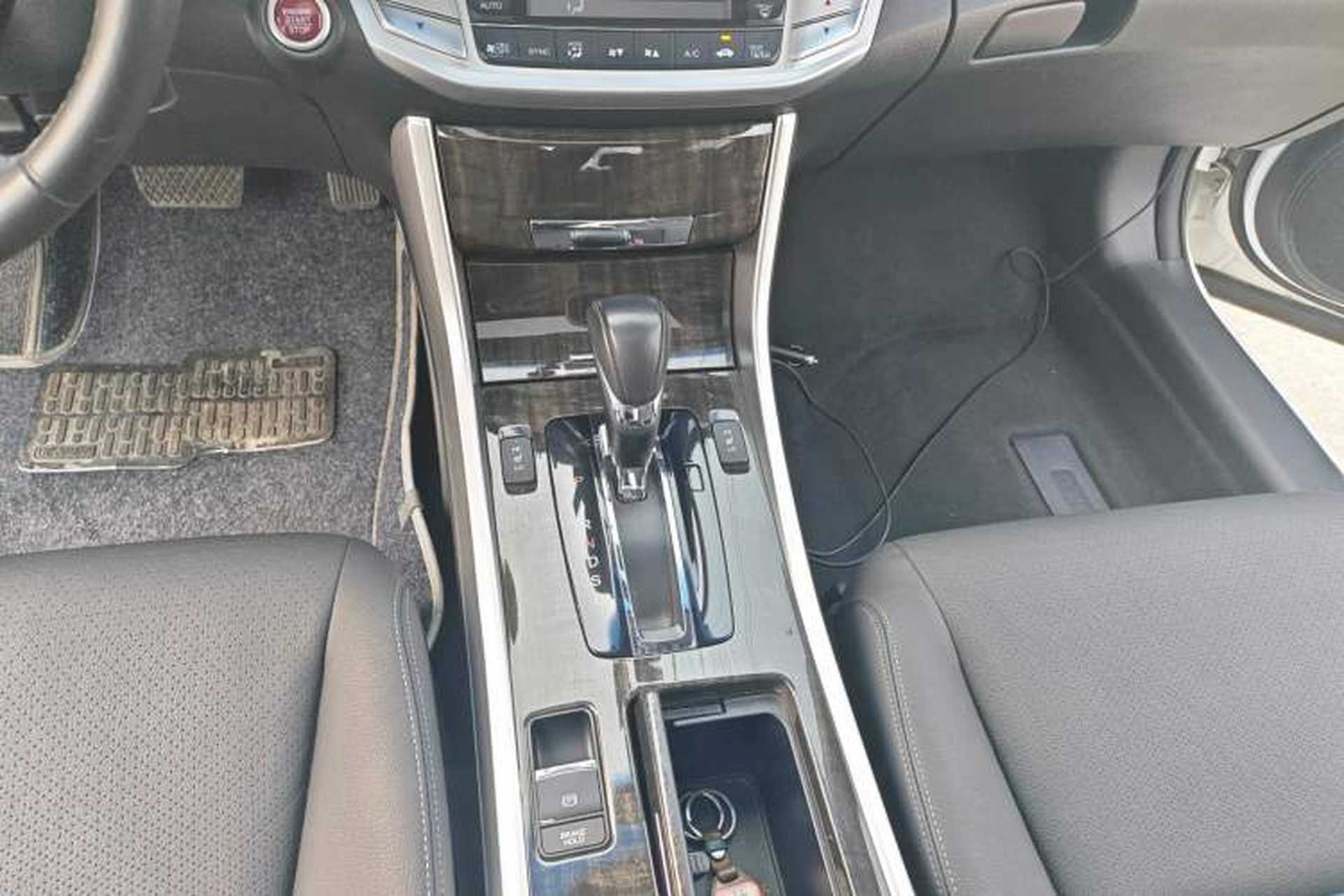 Used Honda Accord 2014 2.4L EXN Luxury Navigation Edition Gear Lever