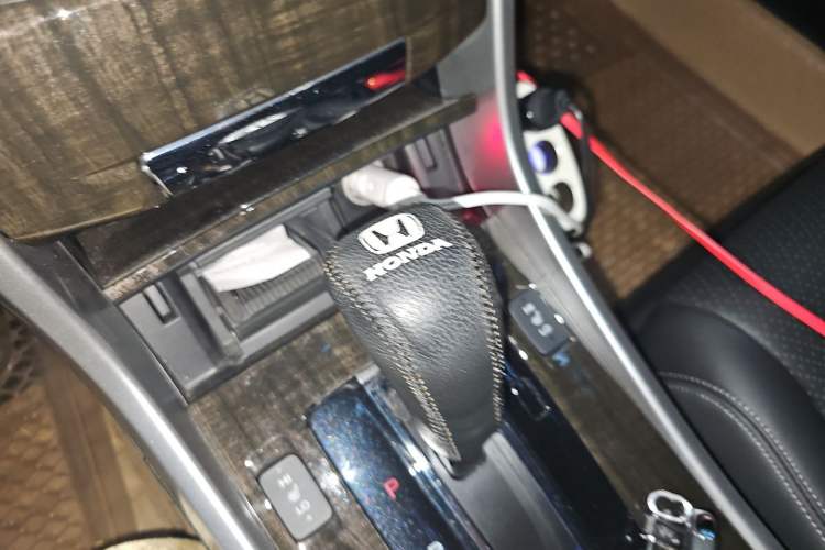 Used Honda Accord 2014 2.4L EX Luxury Edition Gear Lever