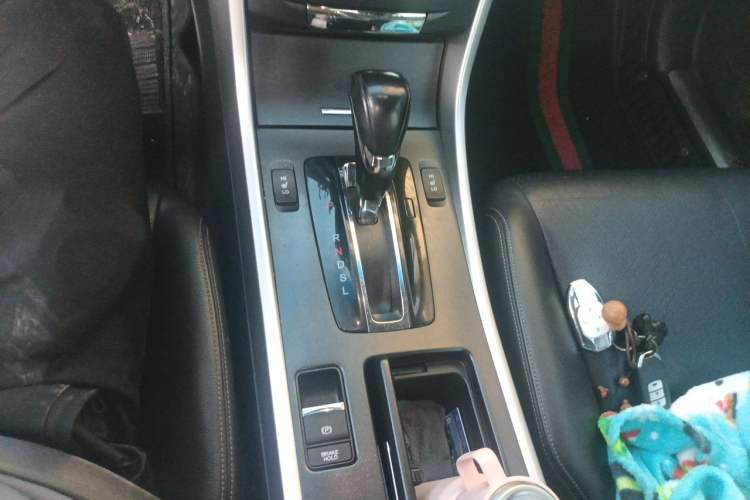 Used Honda Accord 2014 2.0L EXN Luxury Navigation Edition Gear Lever