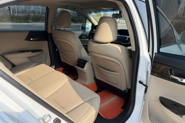 Used Honda Accord 2014 2.4L EX Luxury Edition Interior 2