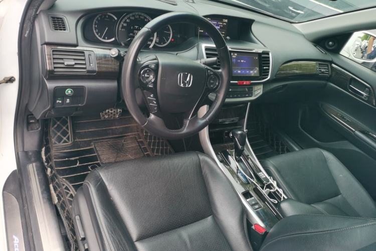 Used Honda Accord 2014 2.4L EX Luxury Edition Interior 2