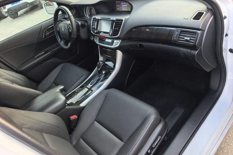 Used Honda Accord 2014 2.4L EXN Luxury Navigation Edition Interior 3