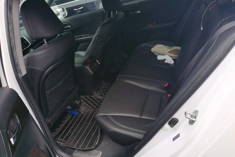 Used Honda Accord 2014 2.4L EX Luxury Edition Interior 4