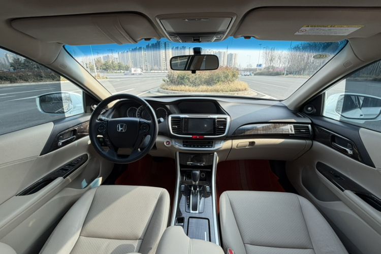 Used Honda Accord 2014 2.4L EX Luxury Edition Interior 5