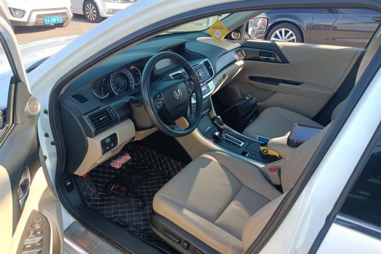 Used Honda Accord 2014 2.0L EX Luxury Edition Left Front Seat
