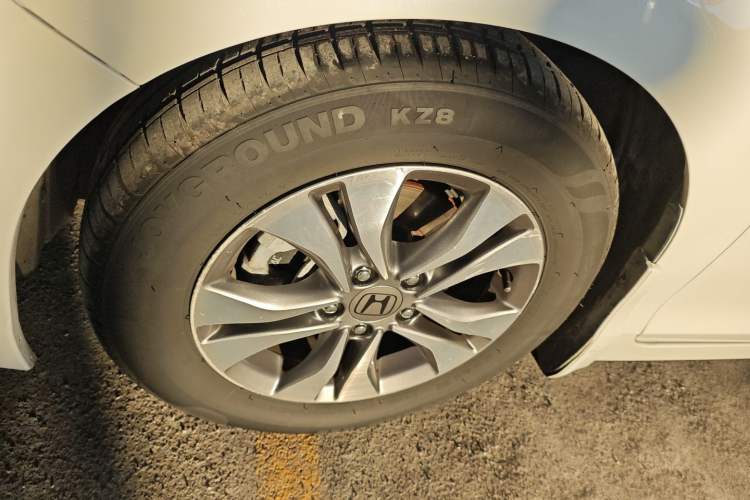 Used Honda Accord 2014 2.0L EX Luxury Edition Left Front Wheel Hub