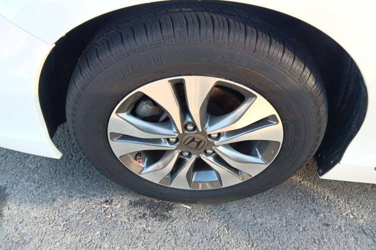 Used Honda Accord 2014 2.0L EX Luxury Edition Left Front Wheel Hub