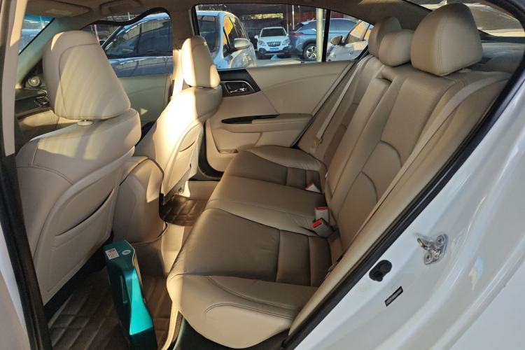 Used Honda Accord 2014 2.0L EX Luxury Edition Left Rear Seat