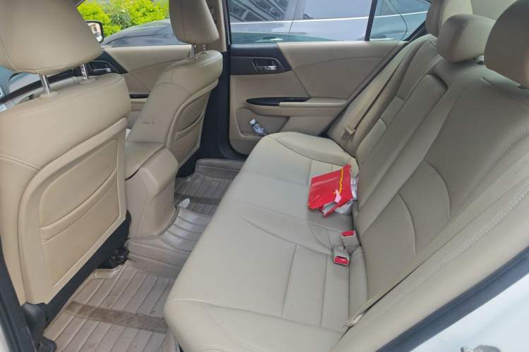 Used Honda Accord 2014 2.0L EX Luxury Edition Left Rear Seat