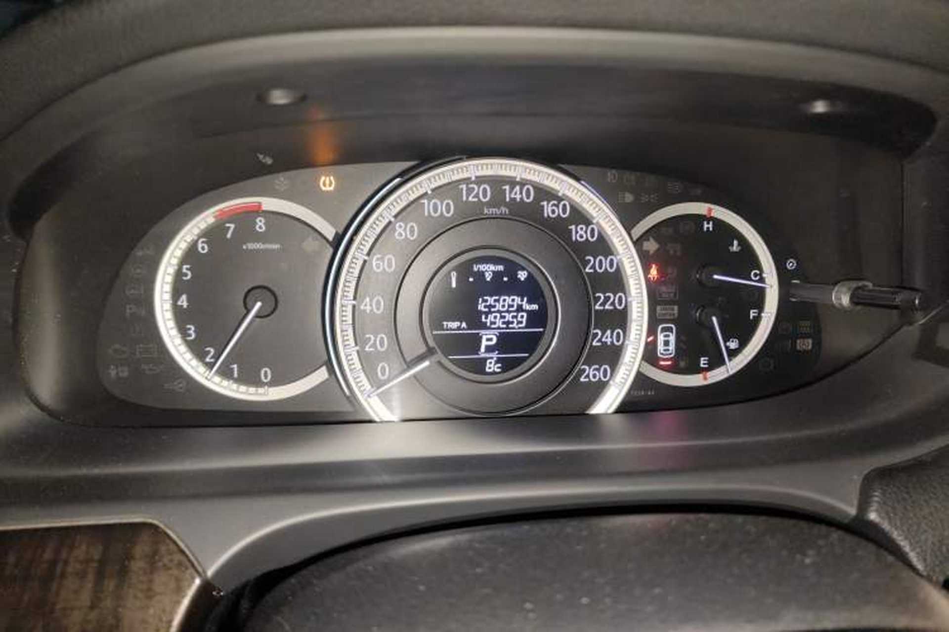 Used Honda Accord 2014 2.4L EX Luxury Edition Odometer Close Up