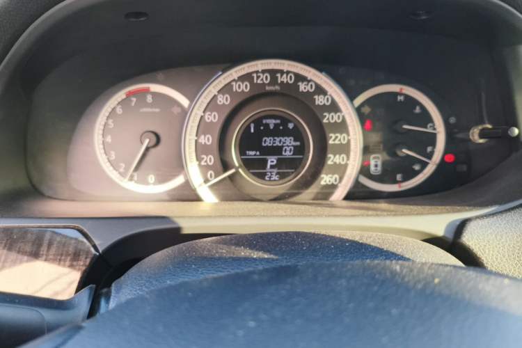 Used Honda Accord 2014 2.4L LX Comfort Edition Odometer Close Up
