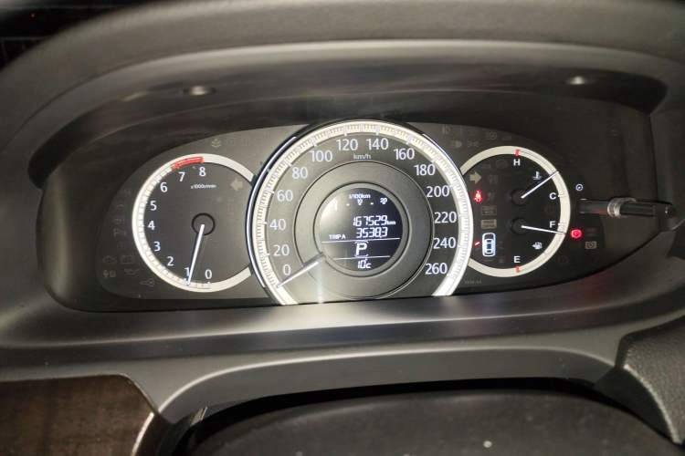 Used Honda Accord 2014 2.4L EX Luxury Edition Odometer Close Up