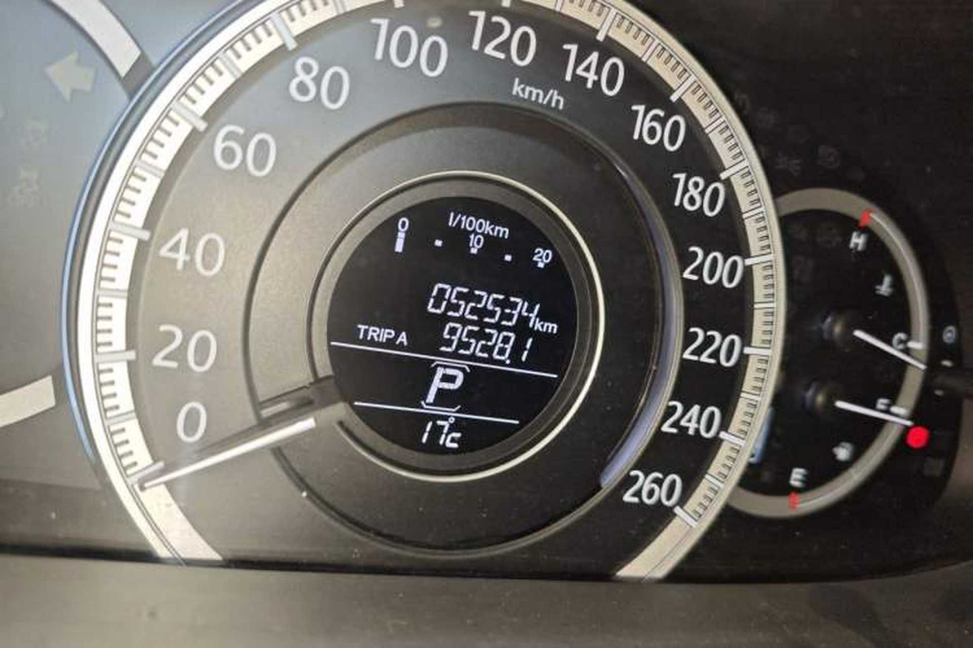 Used Honda Accord 2014 2.0L EX Luxury Edition Odometer Close Up