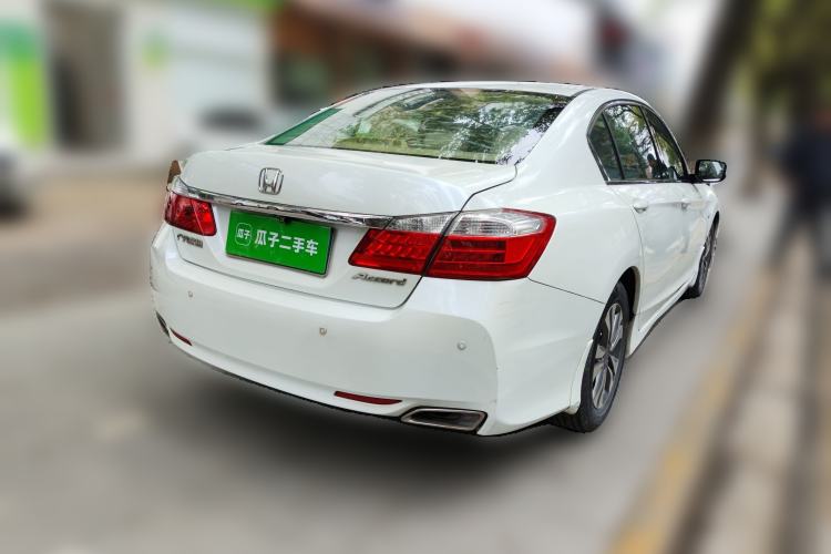 Used Honda Accord 2014 2.0L LX Comfort Edition Rear Right 45 Deg