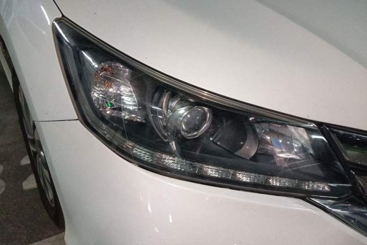 Used Honda Accord 2014 2.0L EX Luxury Edition Right Front Headlight
