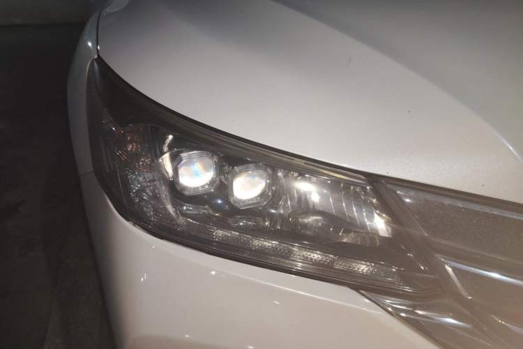 Used Honda Accord 2014 2.4L EX Luxury Edition Right Front Headlight