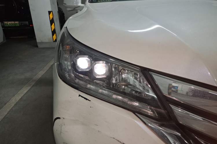 Used Honda Accord 2014 2.4L EX Luxury Edition Right Front Headlight